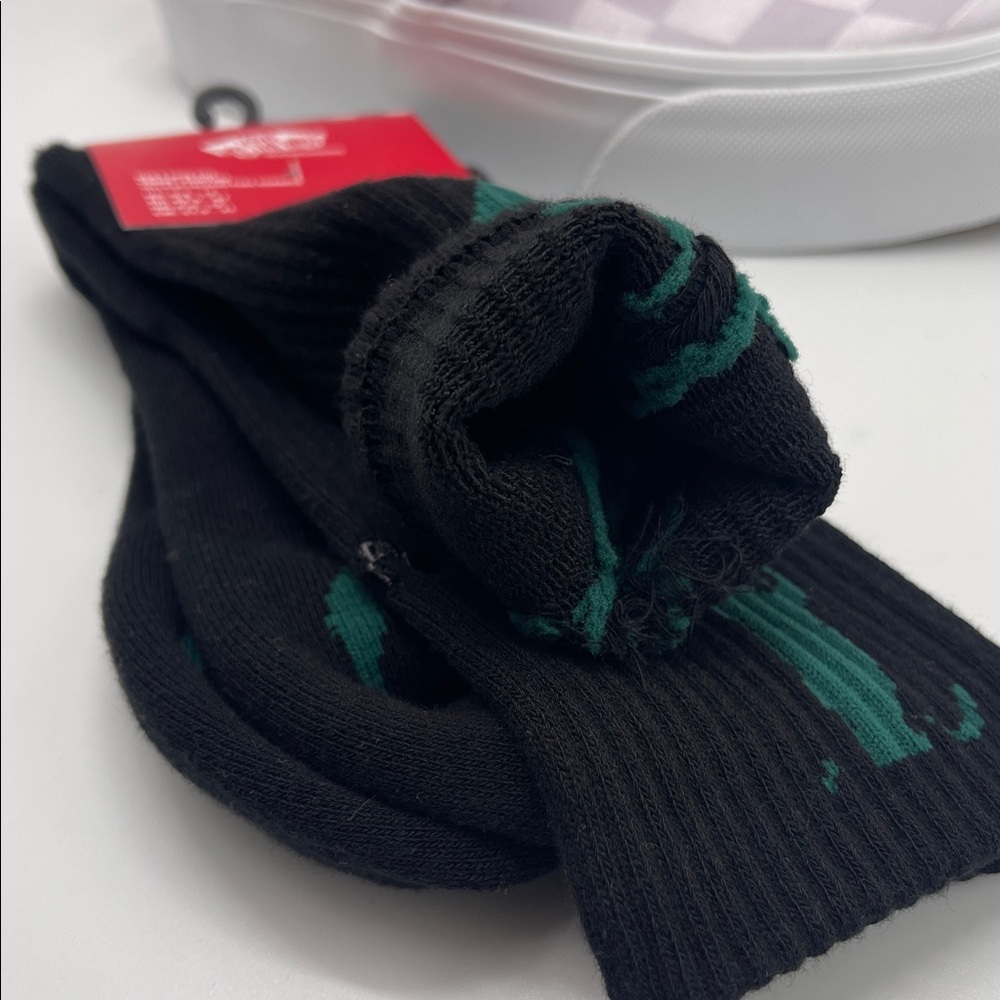 Vans Skate Thorn Crew Socks (1 pair)
with a ribbed cuff cushioning for comfort - Picture 10 of 16